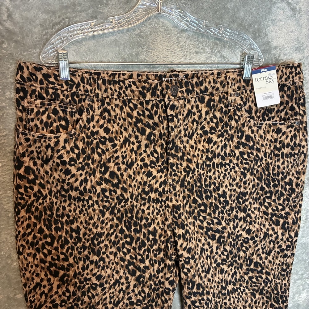 Terra & Sky Women Animal Print Straight Leg Jeans 20WP Leopard Timeless Mob Wife